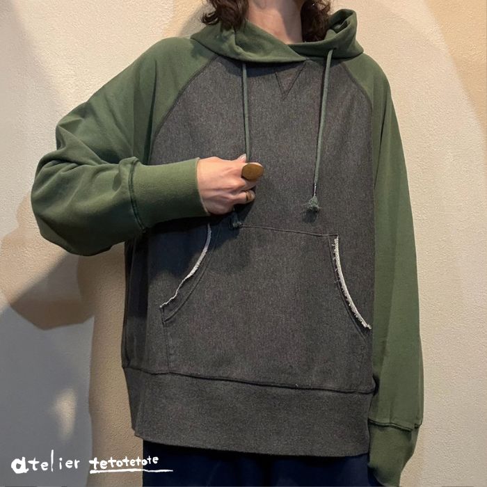 80615433　ラグラン配色フーディー