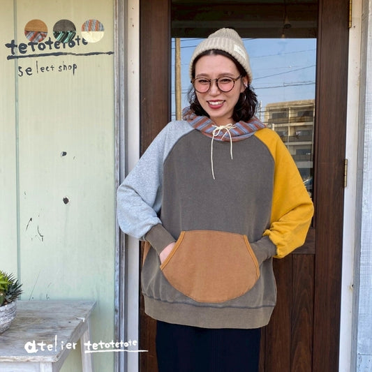 80614815　ボーダー使いプルパーカー