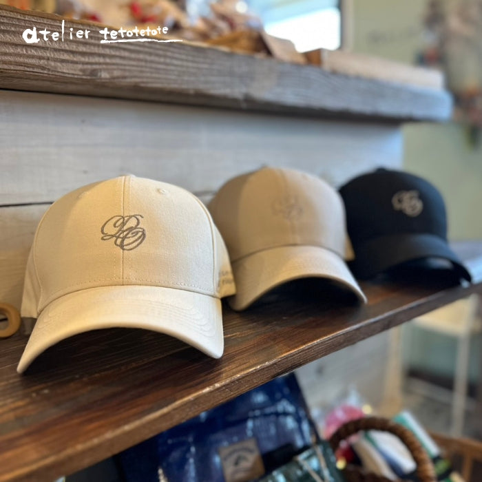 8521　グラフィックロゴキャップ