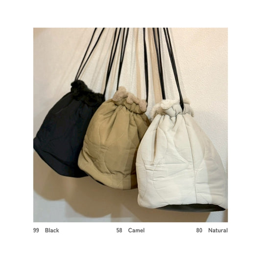 5042　撥水キルト×ファーリバーシブル巾着バッグ