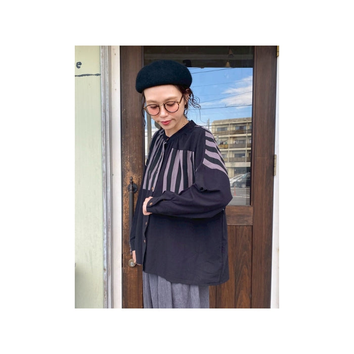 1742660　切替ストライプシャツ