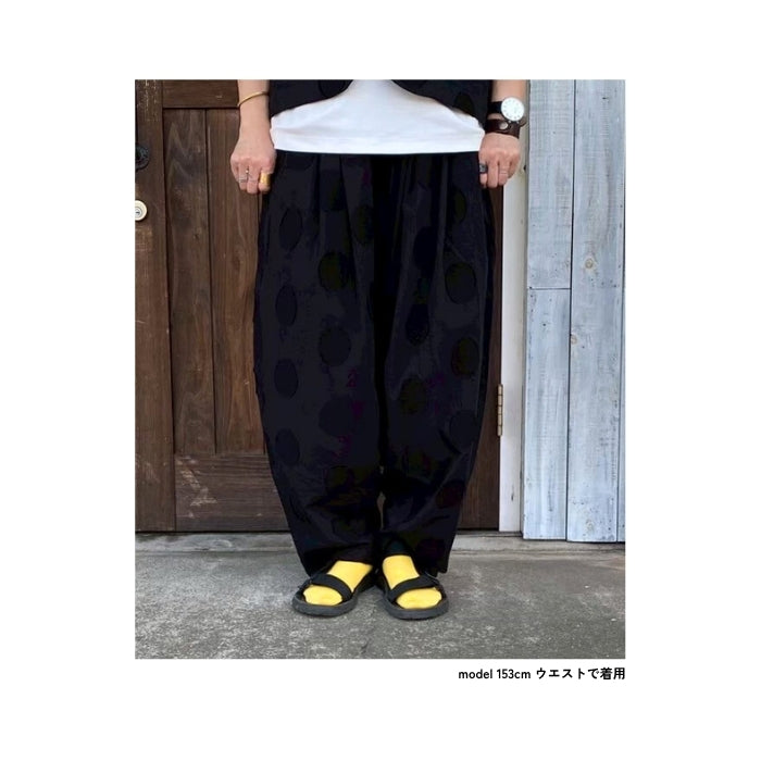 2142118　綿麻BIGドットダボっとパンツ
