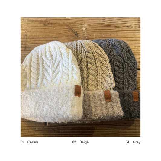 8113　異素材ケーブル編みニット帽